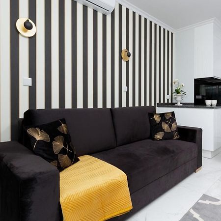 وارسو Mennica Residence - City Center Apartments By Noclegi Renters المظهر الخارجي الصورة