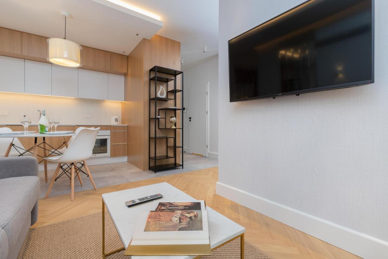 وارسو Mennica Residence - City Center Apartments By Noclegi Renters المظهر الخارجي الصورة