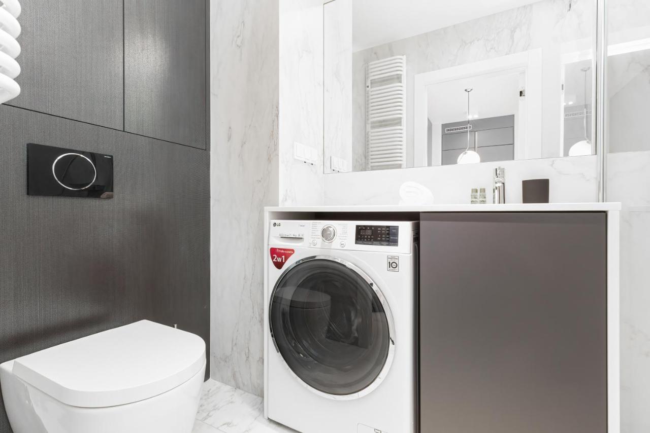 وارسو Mennica Residence - City Center Apartments By Noclegi Renters المظهر الخارجي الصورة