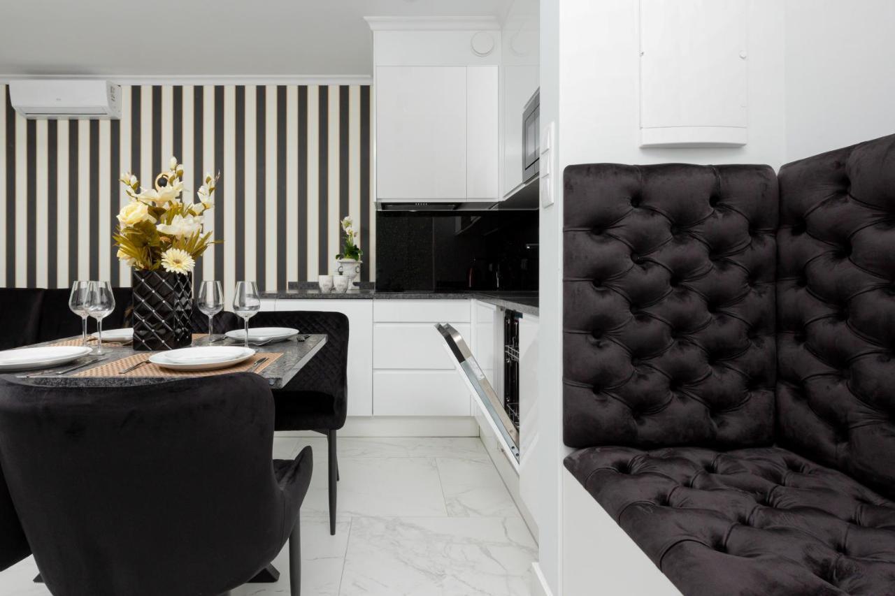 وارسو Mennica Residence - City Center Apartments By Noclegi Renters المظهر الخارجي الصورة