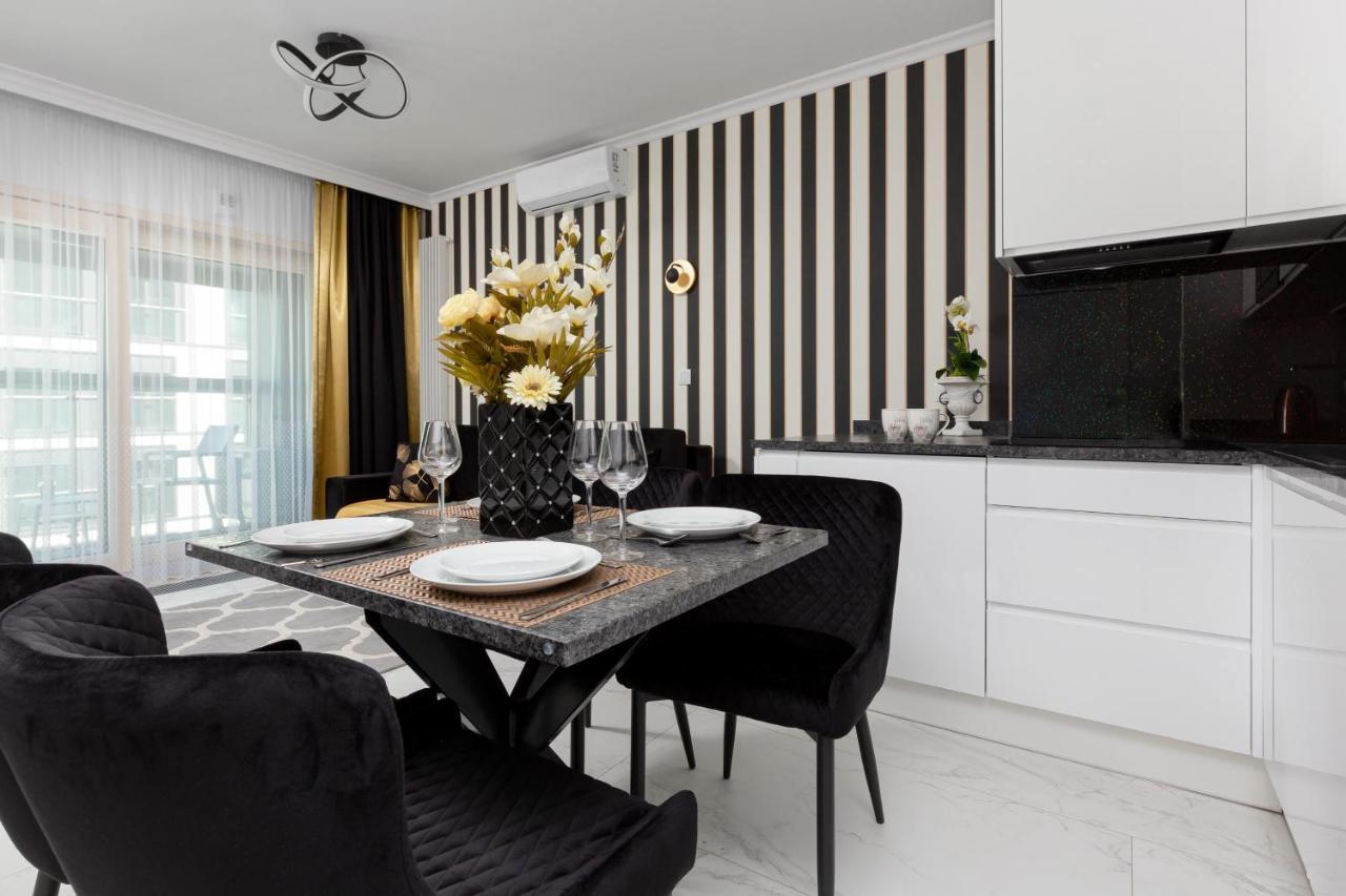 وارسو Mennica Residence - City Center Apartments By Noclegi Renters المظهر الخارجي الصورة